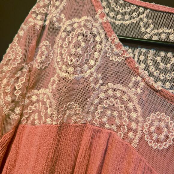 Naif crepe and lace pink blouse size 2x - Picture 5 of 6
